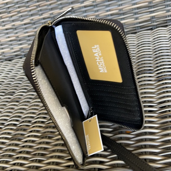 Michael Kors Jet Set Travel Large Flat Multifunctional Phone Case-Wristlet-Walle - Picture 10 of 16